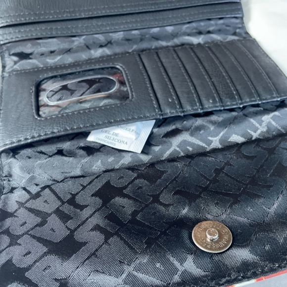 Star Wars Disney Park Limited Edition Trifold Wallet - Picture 5 of 7